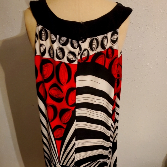 Dress - Picture 2 of 6